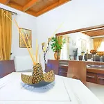 Chrisdina فيلة *