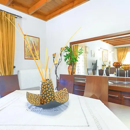 Chrisdina Villa *